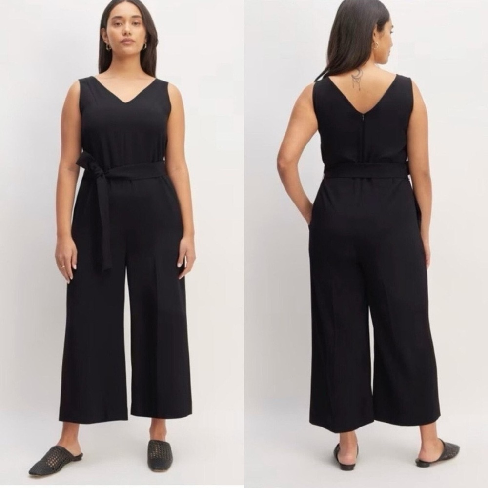 Everlane the‎ ultimate jumpsuit size 2 black V-neck , missing belt
